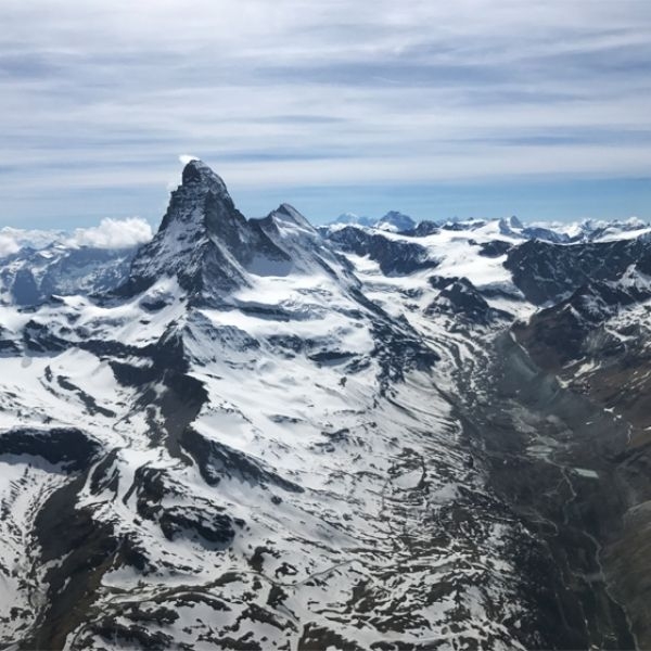 Vol alpin au-dessus du Cervin, du Valais et de Berne